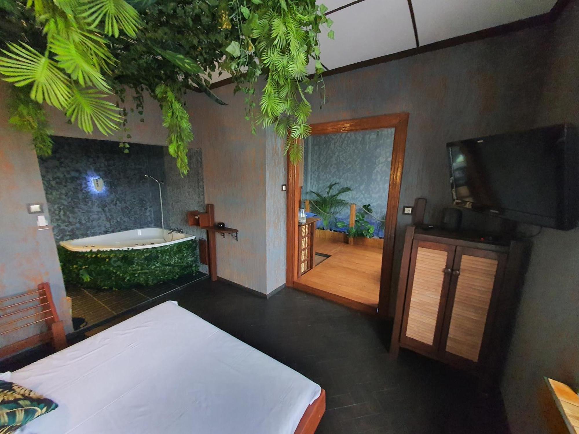Tropicana Jacuzzi Apartment 크라쿠프 외부 사진