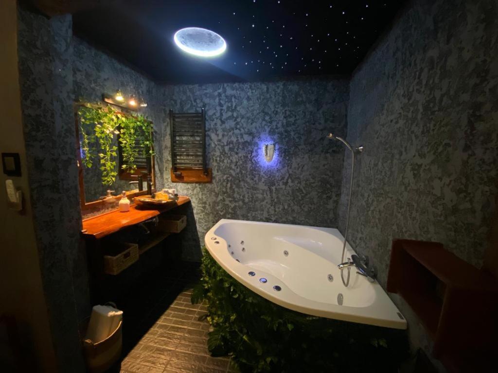 Tropicana Jacuzzi Apartment 크라쿠프 외부 사진